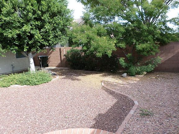 3rd image of 911 E Tonopah Dr
