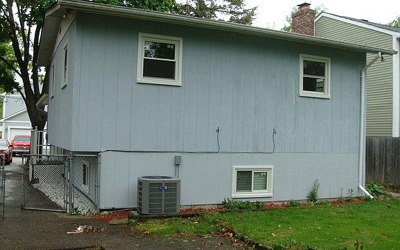 3rd image of 1113 Lawrence Dr