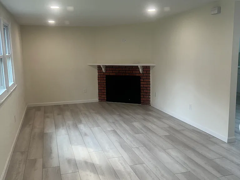 42-44 Adelaide Ave #2 — Photo 5