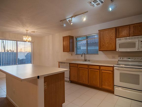 3rd image of 12746 N 58th Dr