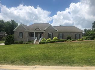 234 Red Hawk Ln, Winston Salem, NC 27107