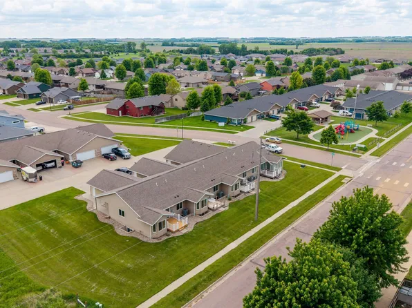 2514 E Augusta St, Brandon, SD 57005