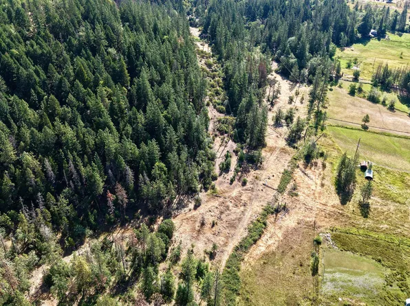 760 Skookum Ln, Prospect, OR 97536