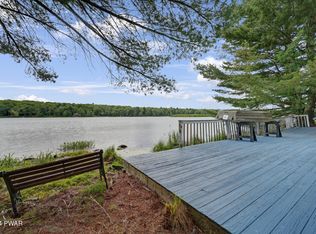 165 Renee Dr, Dingmans Ferry, PA 18328