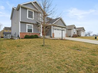 3911 Slate Dr, Champaign, IL 61822