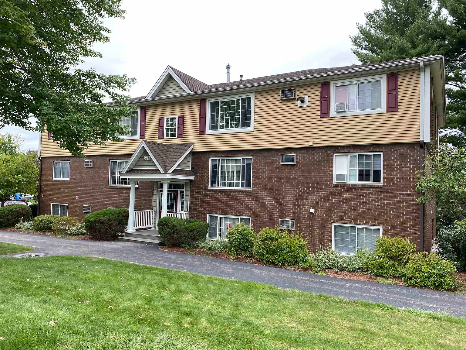 2 bed, 1.0 bath, 720 sqft, $1,868 — Photo 4