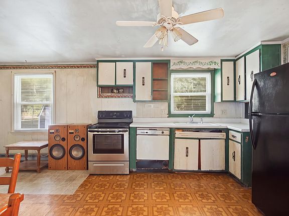 5th image of 1104 Old Louisa Rd