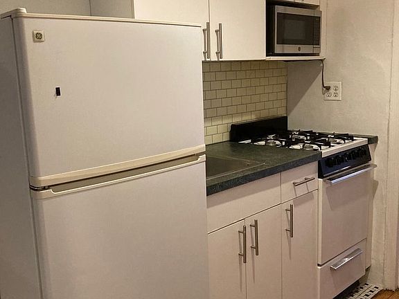 2nd image of 226 W 17th St APT 3C