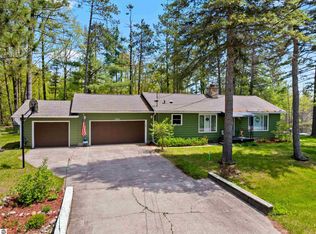 3081 Greentree Dr, Gaylord, MI 49735