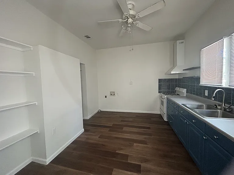 5611 Tremont St — Photo 14