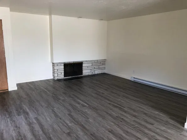 27 E Westview Ave #D, Spokane, WA 99218