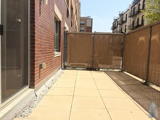 Rented by Skyline Group Real Estate | media 23