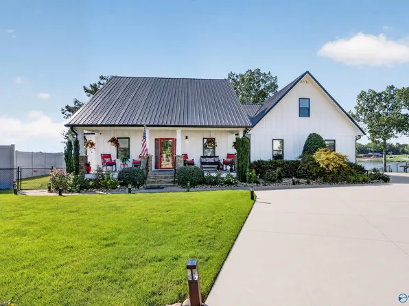 3465 River Pointe Dr, Cedar Bluff, AL 35959