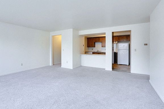 Dining Area - Breakfast Bar