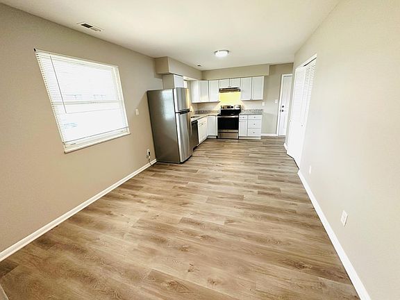 4th image of 3693 Mary Ann Dr
