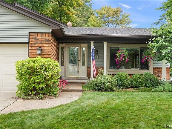 2nd image of 34466 Shellye Ct