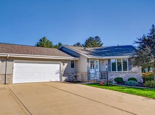 212 W Meadows Dr #14, Edgerton, WI 53534