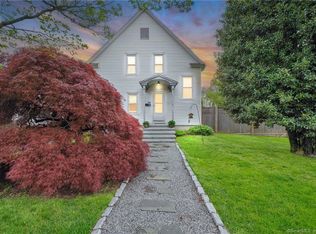 321 Castle Ave, Fairfield, CT 06825