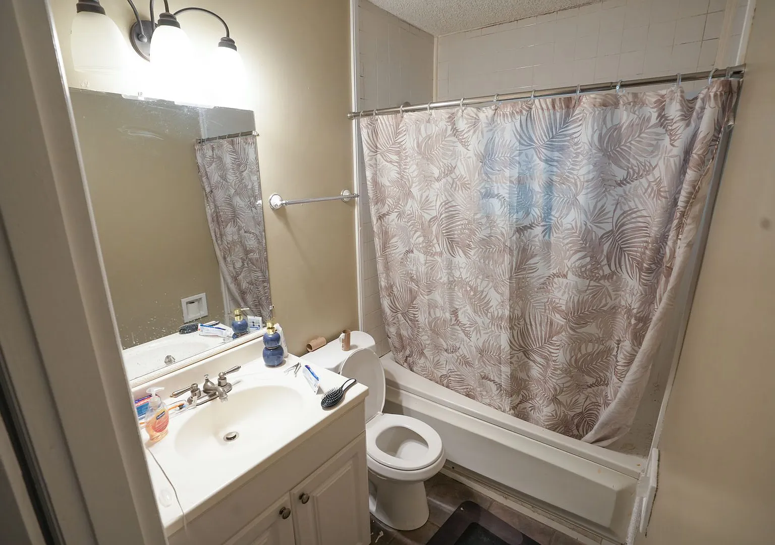 417 Pyke Road | 5 Bed 2 Bath Campus House — Photo 4