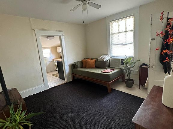 5th image of 215 S Howard Ave APT C