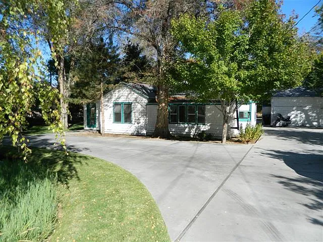 Building Photo - 200 Shepard Ln