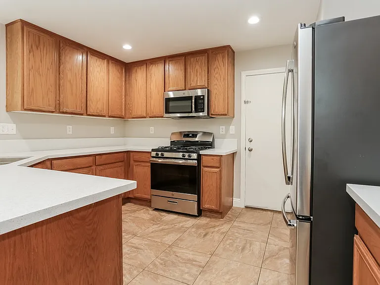 5820 Gemstone Peak St — Photo 8