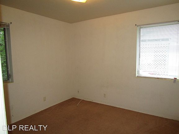 3rd image of 299 Roosevelt Dr