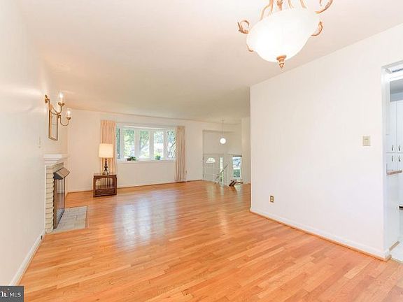 5th image of 8906 Charles Augustine Dr