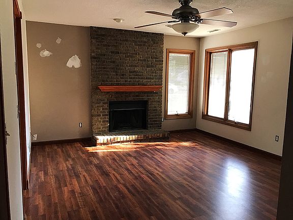 3rd image of 1720 Carlow Ct