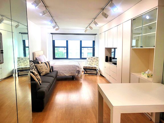 3rd image of 220 E 57th St APT 5E