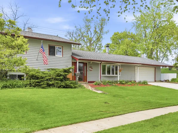 770 Woodlawn St, Hoffman Estates, IL 60169