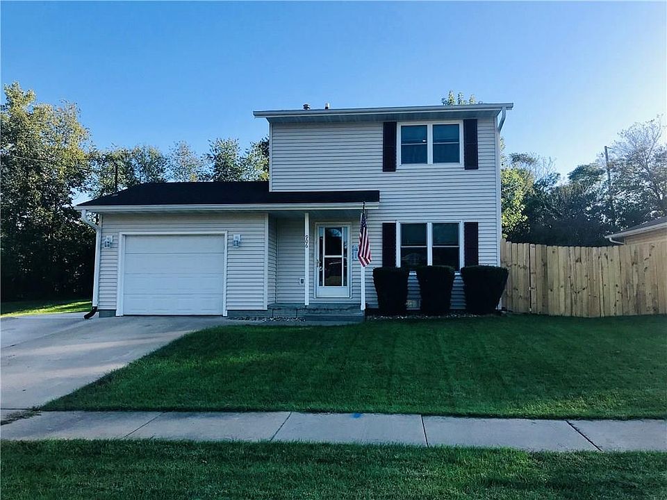1st image of 906 Gordon Dr