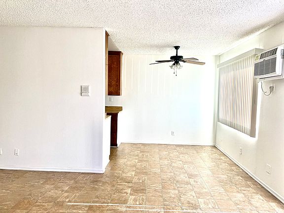 3rd image of 13825 Vanowen St APT 8