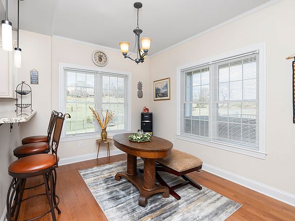 5th image of 31 Stoney Creek Cir