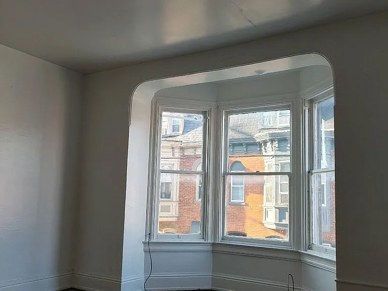 21 S Hartley St — Photo 3