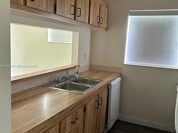3rd image of 6031 Shakerwood Cir APT 105