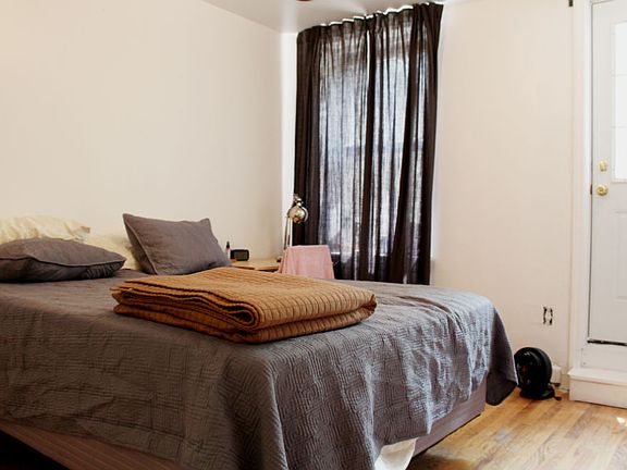 4th image of 152 Halsey St APT 1