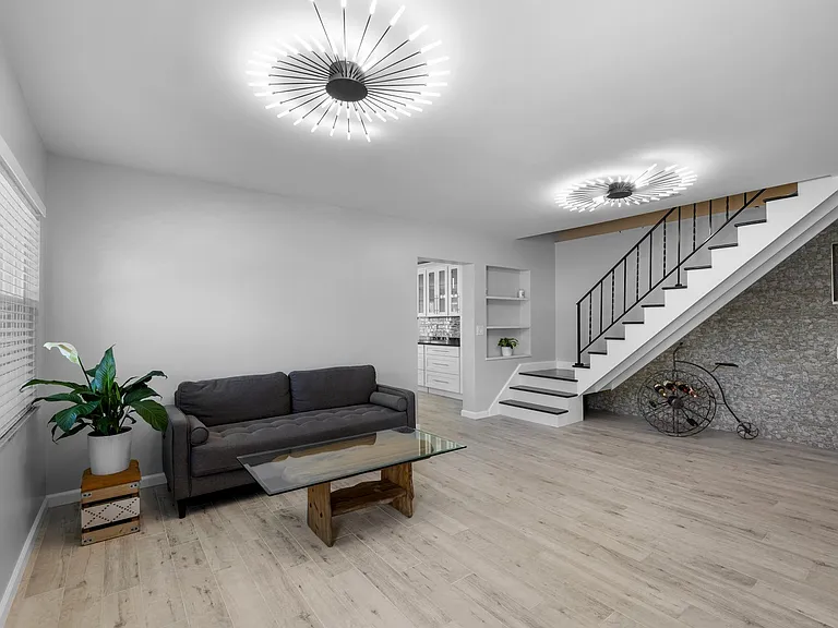 4038 Harrisburg St NE — Photo 11