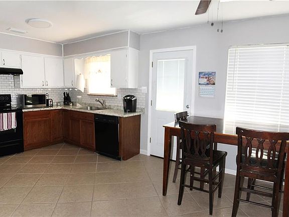 5th image of 6463 Lake Victoria Dr