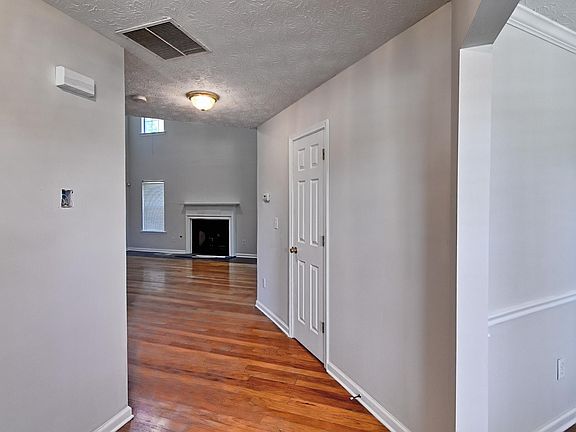 4th image of 1775 Courtyard Ln