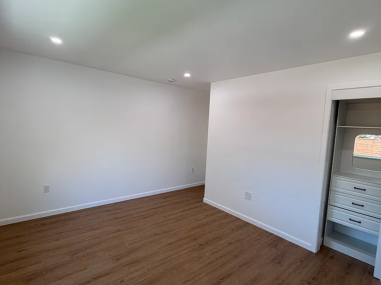 385 Irwin St #B — Photo 15