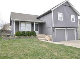 4512 NE Skyview Dr, Lees Summit, MO 64064