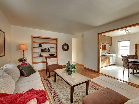 Living Room - Kitchen