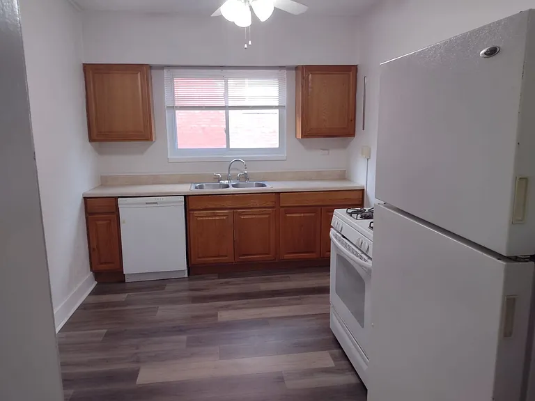 4403 Davison St — Photo 13