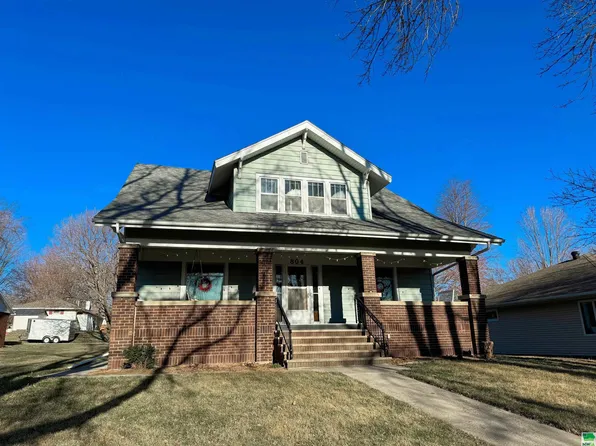 804 6th Ave, Alton, IA 51003