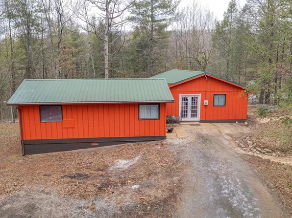 93 Ironmine Ln, Hedgesville, WV 25427