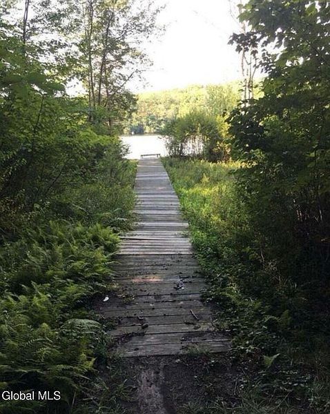 4th image of 95 Pond View Way