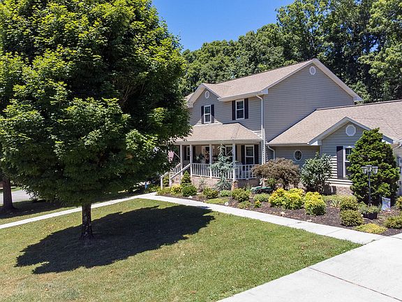 5th image of 950 E Brentwood Dr