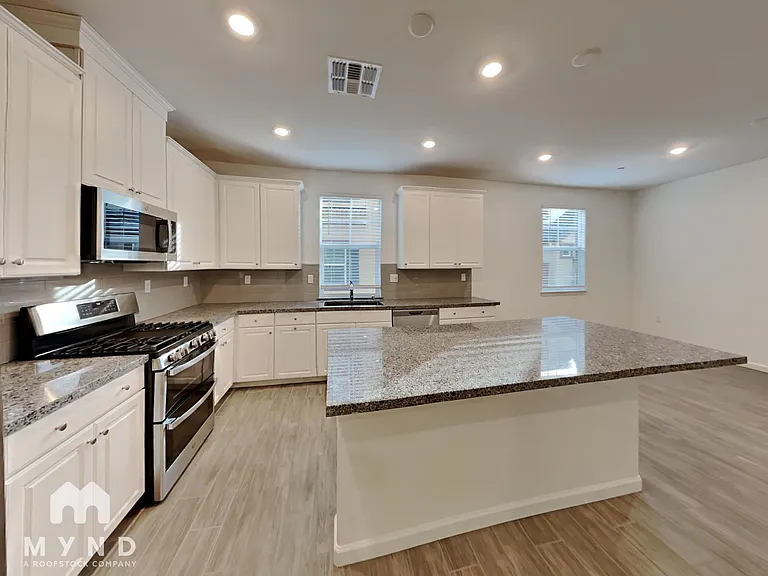 1687 Pena Ln — Photo 3