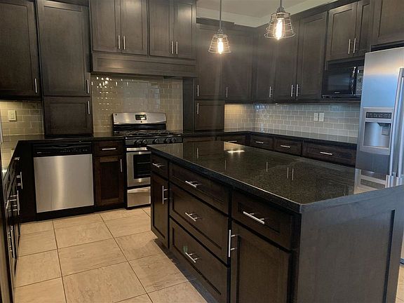 4th image of 162 Lake Carnegie Ct
